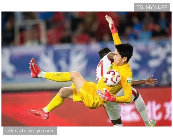 成都蓉城后防出球能力提升 索罗金左脚技术平衡防线配置